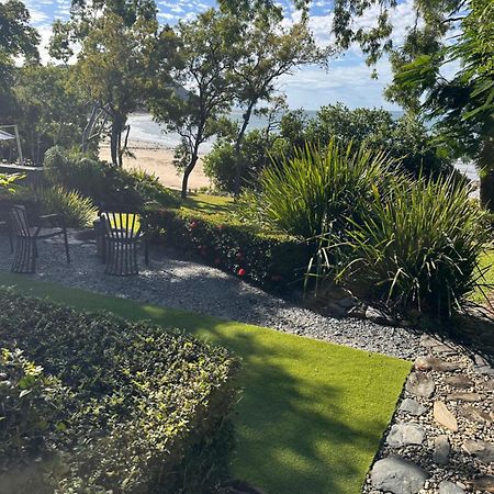 Beachfront Dolphin Cabin Oak Beach Exterior foto